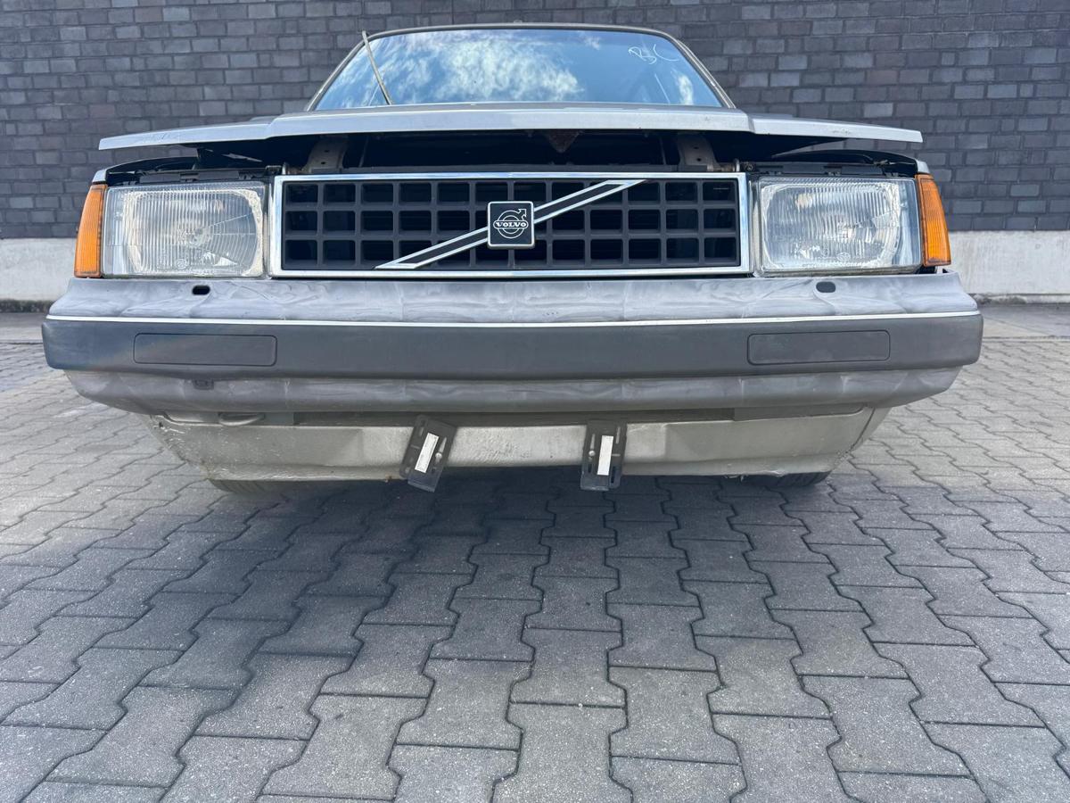 Volvo 340 original Stoßstange Stoßfänger vorn unlackiert BJ86